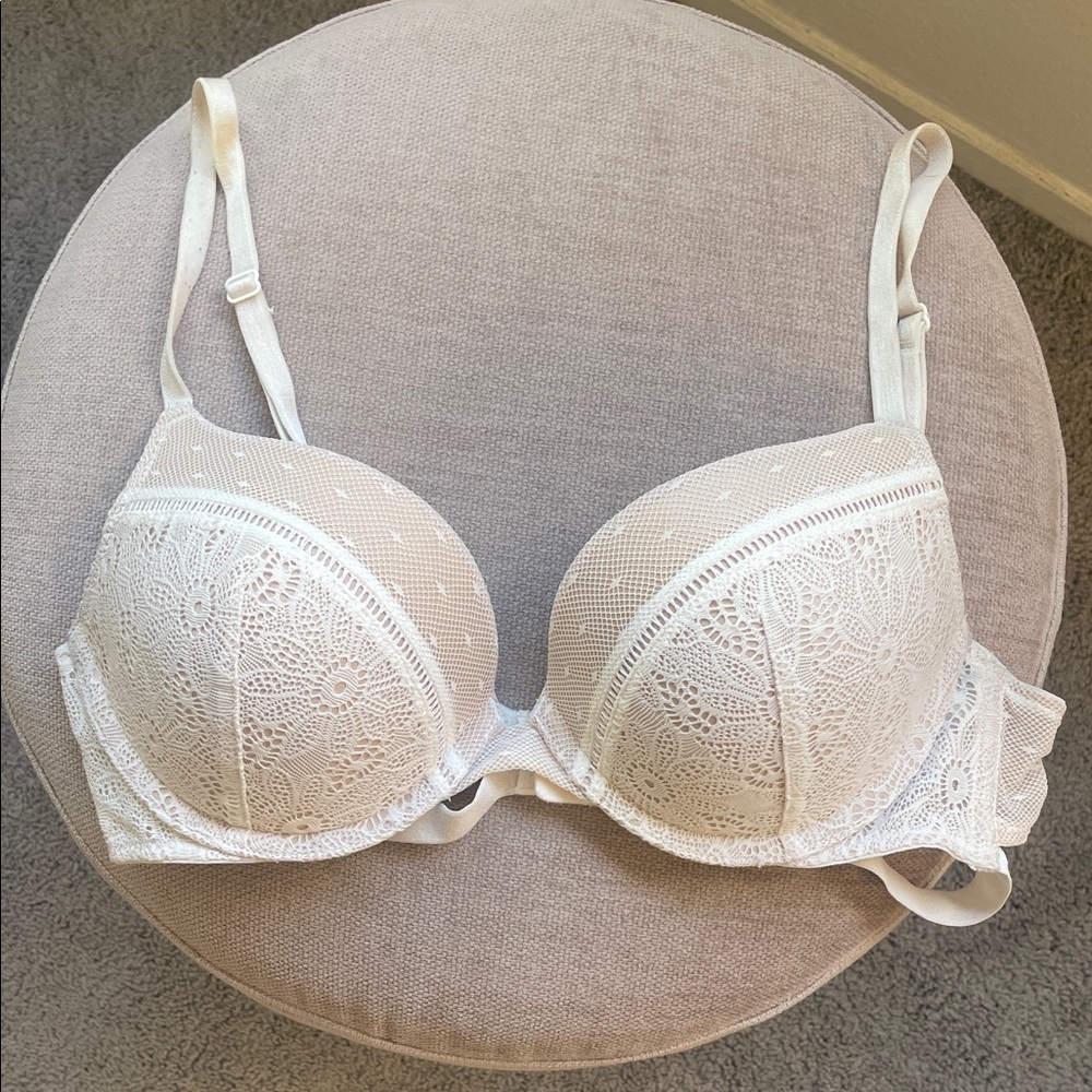 Victoria's Secret very sexy Cream lace Push-Up Bra